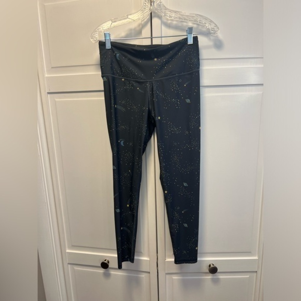 Victoria Sport Outer Space Galaxy Print Cropped Leggings Size Women’s Medium